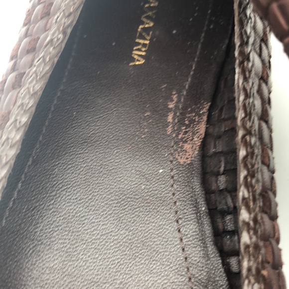 BCBG MAXAZARIA Flats. - Picture 4 of 12